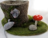 READY TO SHIP- Tree Stump Needle Felted Play Mat and Mouse