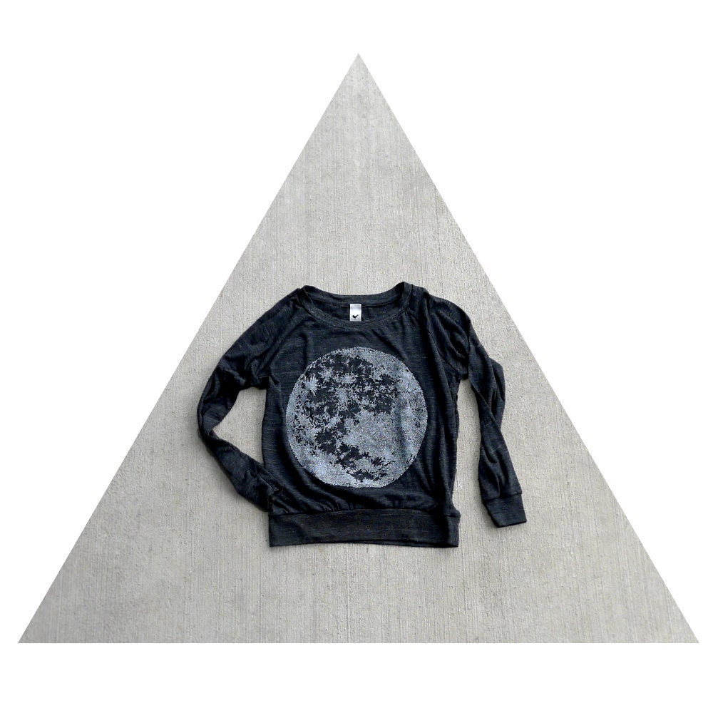 Womens shirt - raglan pullover - long sleeved tshirt - full moon print on heather black - slouchy top - spring fashion by Blackbird Tees