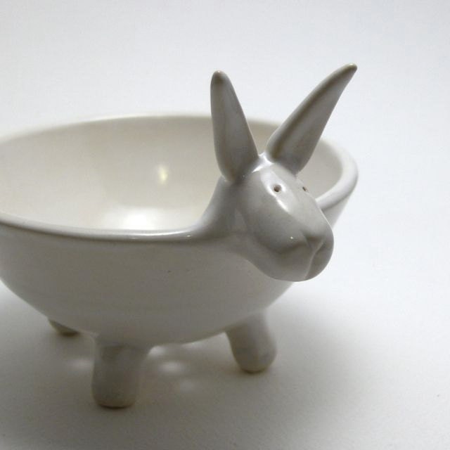 Bunny Berry Bowl in Eggshell White