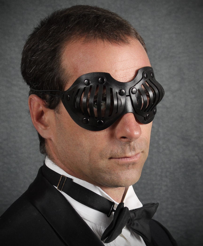 Eyecage Leather Mask in Black
