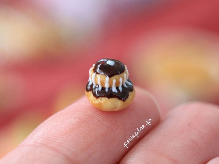 1 Chocolate Religieuse  - 1/12 Dollhouse Scale Miniature Food
