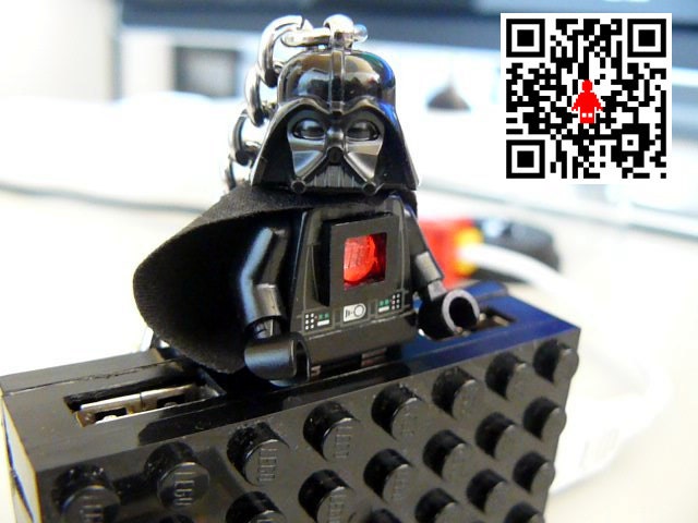 32 GB USB Drive in Lego Minifigure with 3D Body Activity LED