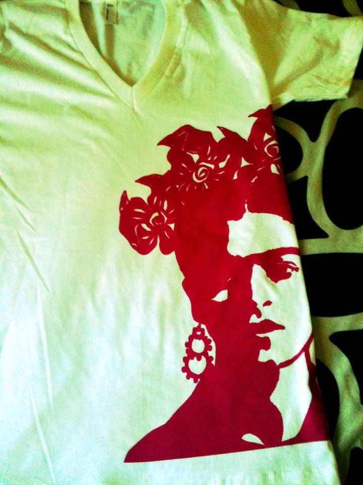 frida v neck t shirt