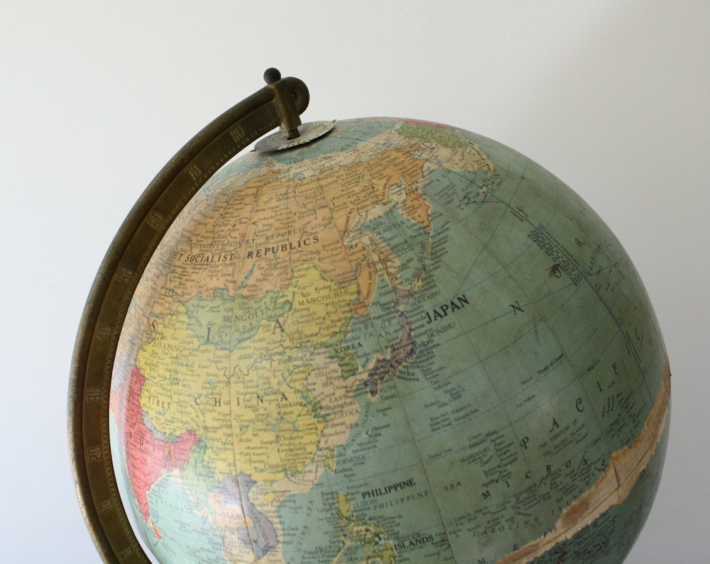 Vintage  Outdated Globe