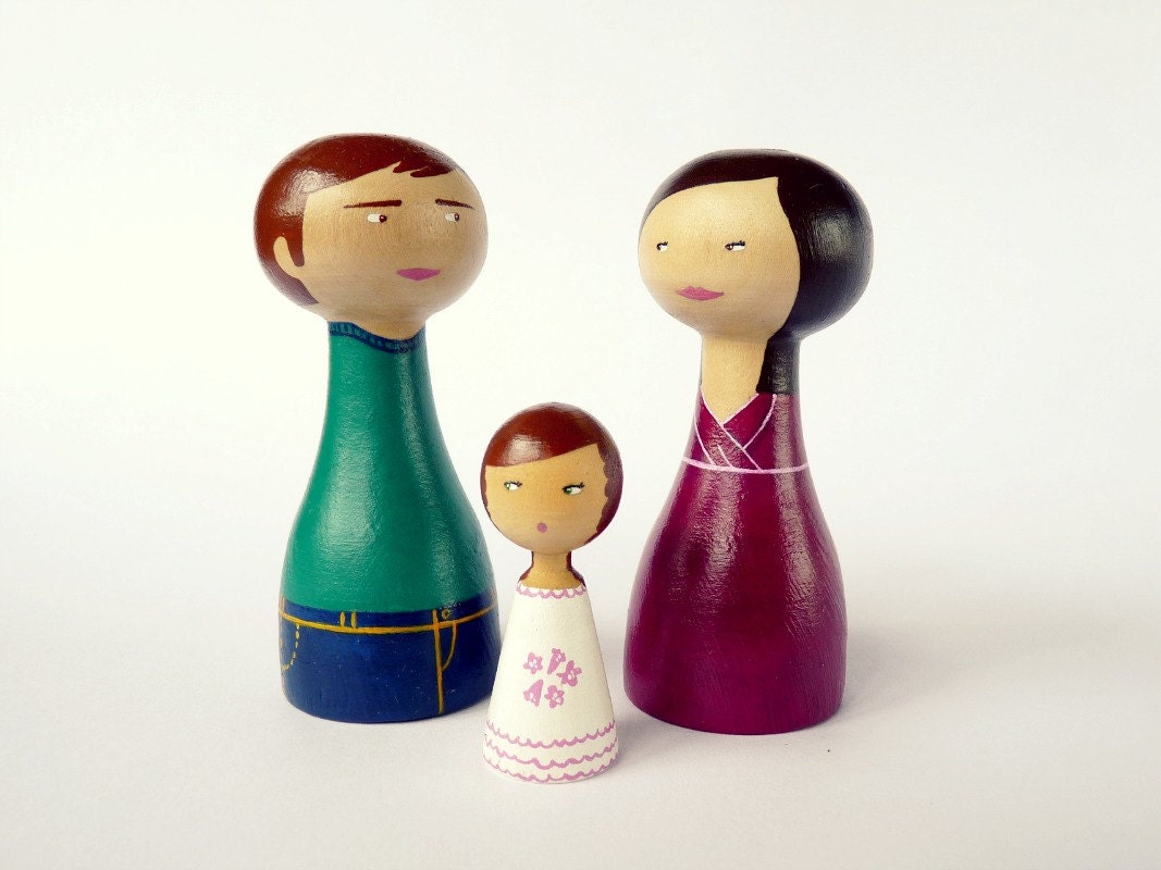 FREE SHIPPING Personalized Family of 3 Dolls child or pet - OOAK - Custom Portrait - Wooden hand painted father mother child girl boy baby