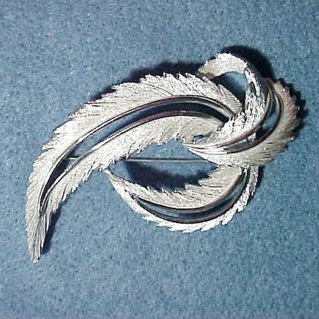 SARAH COVENTRY "Feathered Fashion" Brooch Silver Tone Large 3 inch