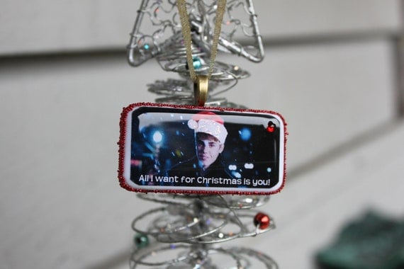 JUSTIN BIEBER Santa Hat Domino Christmas Tree Ornament or Pendant