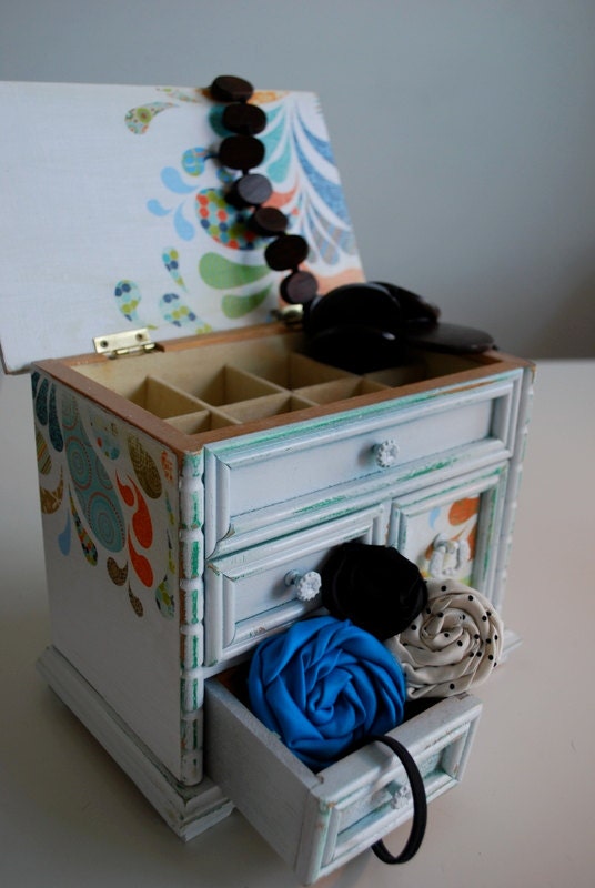 Refurbished Vintage Jewelry Box - Medium White Surfer