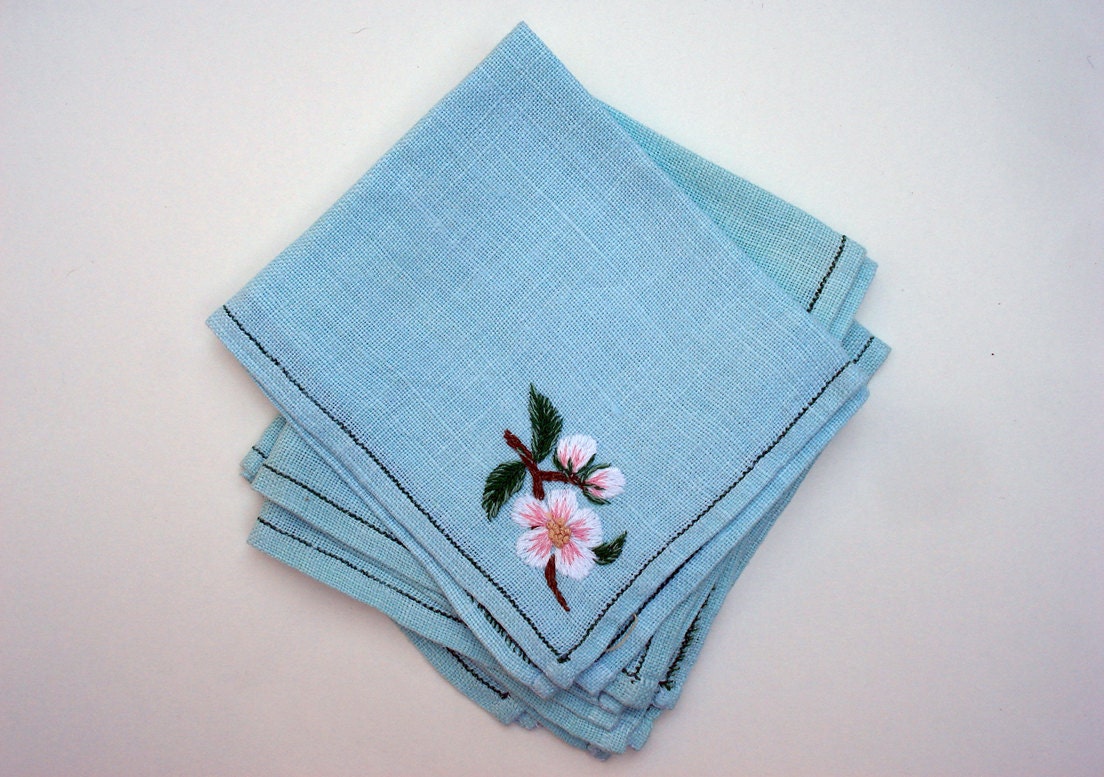 Pretty linen napkins with flowers