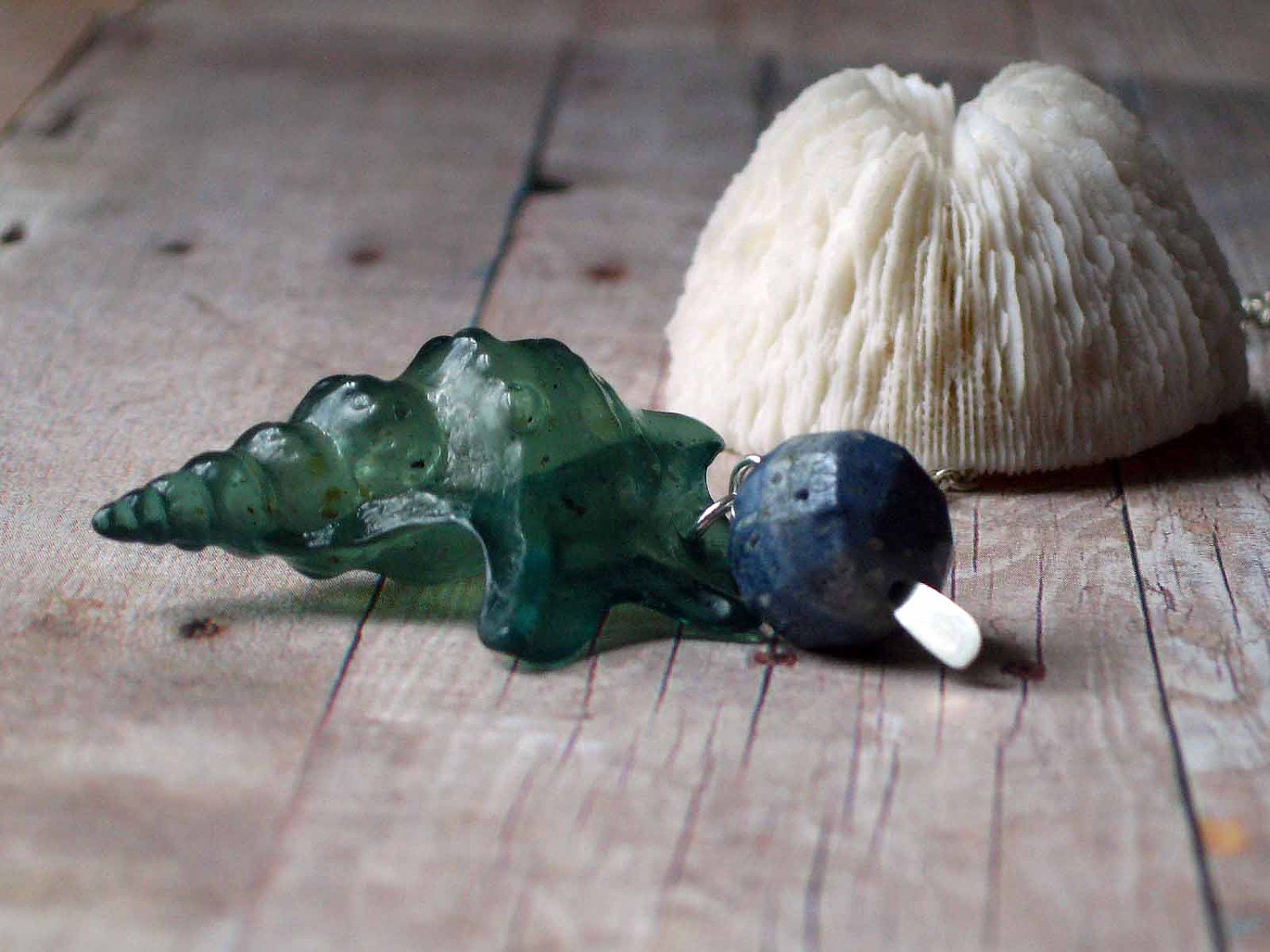 Teal Green Seashell Pendant - Blue Sponge Coral Faceted Bead Silver - Necklace - Vintage Lucite Deep Ocean Sea Shell - Gift Box