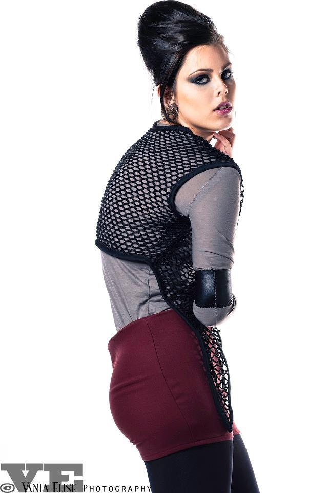 Netted Cropped Sleeveless Cardigan
