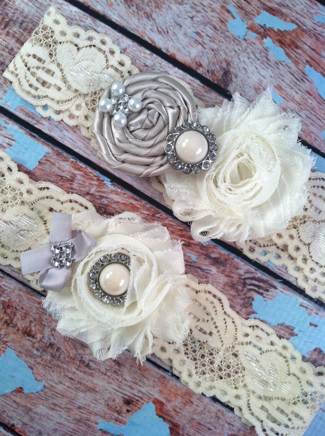 wedding garter / grey / silver   / bridal  garter/  lace garter / toss garter /  garter / vintage inspired lace garter/ U PICK COLOR