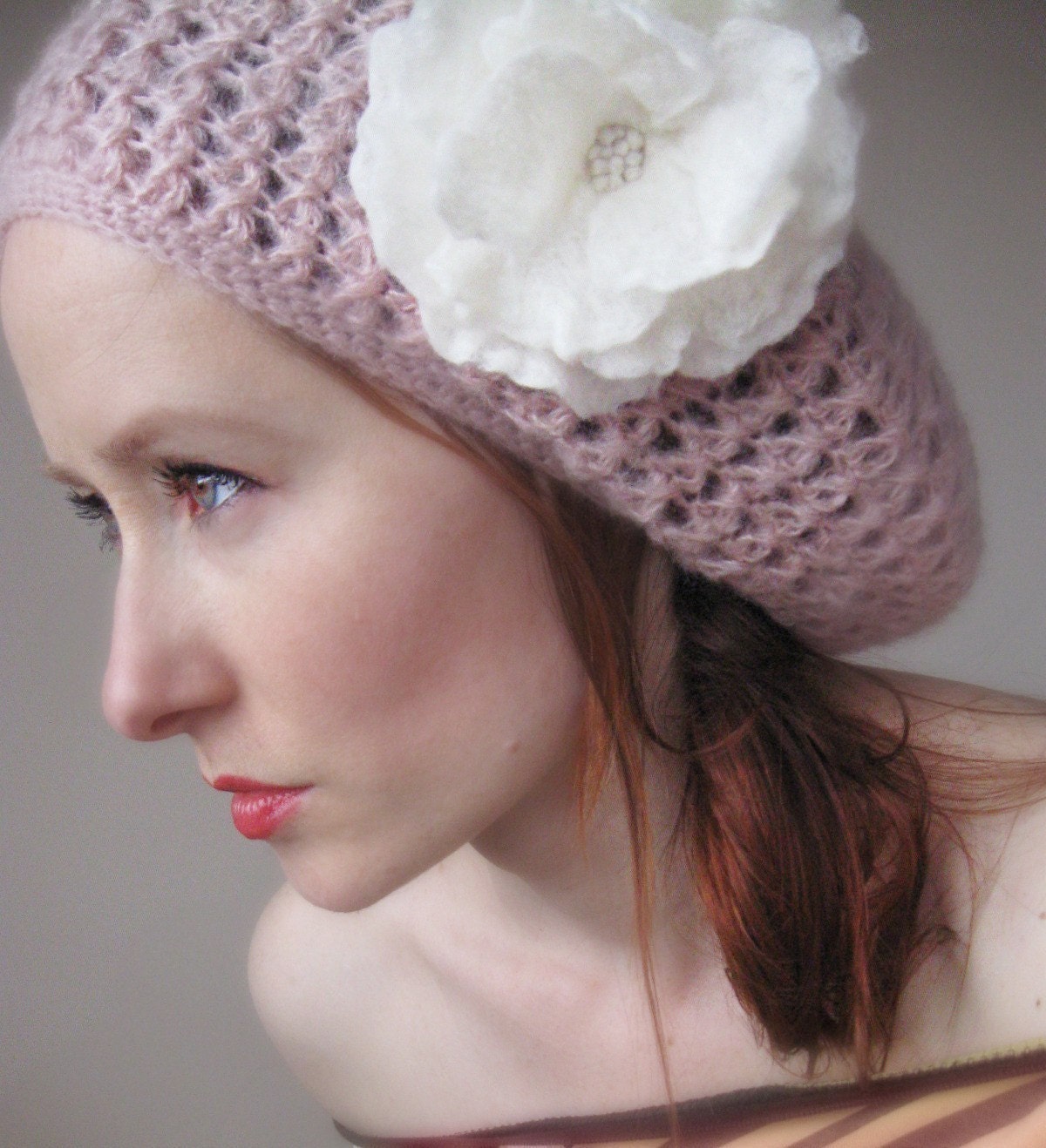 Crochet Beret in Pink with Flower Delicate Retro Style