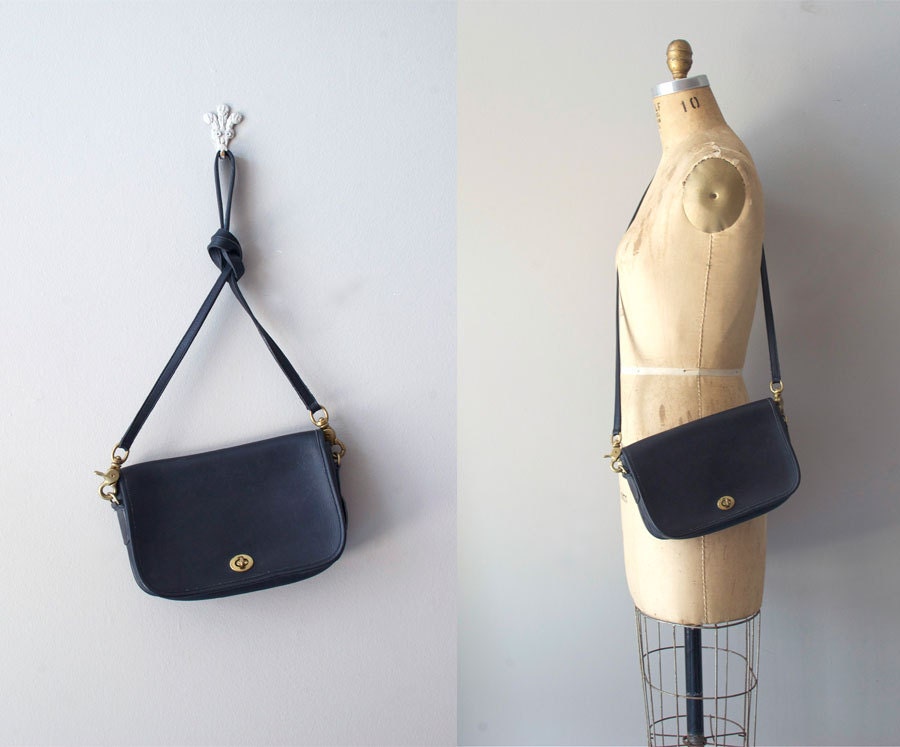 black saddle bag / 80s leather bag / Beckwith Bag