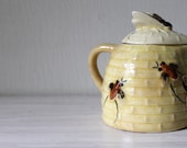 Vintage Honey Pot jar Ceramic bees bee skep theme Kitsch kitchen collectible - opendoorstudio