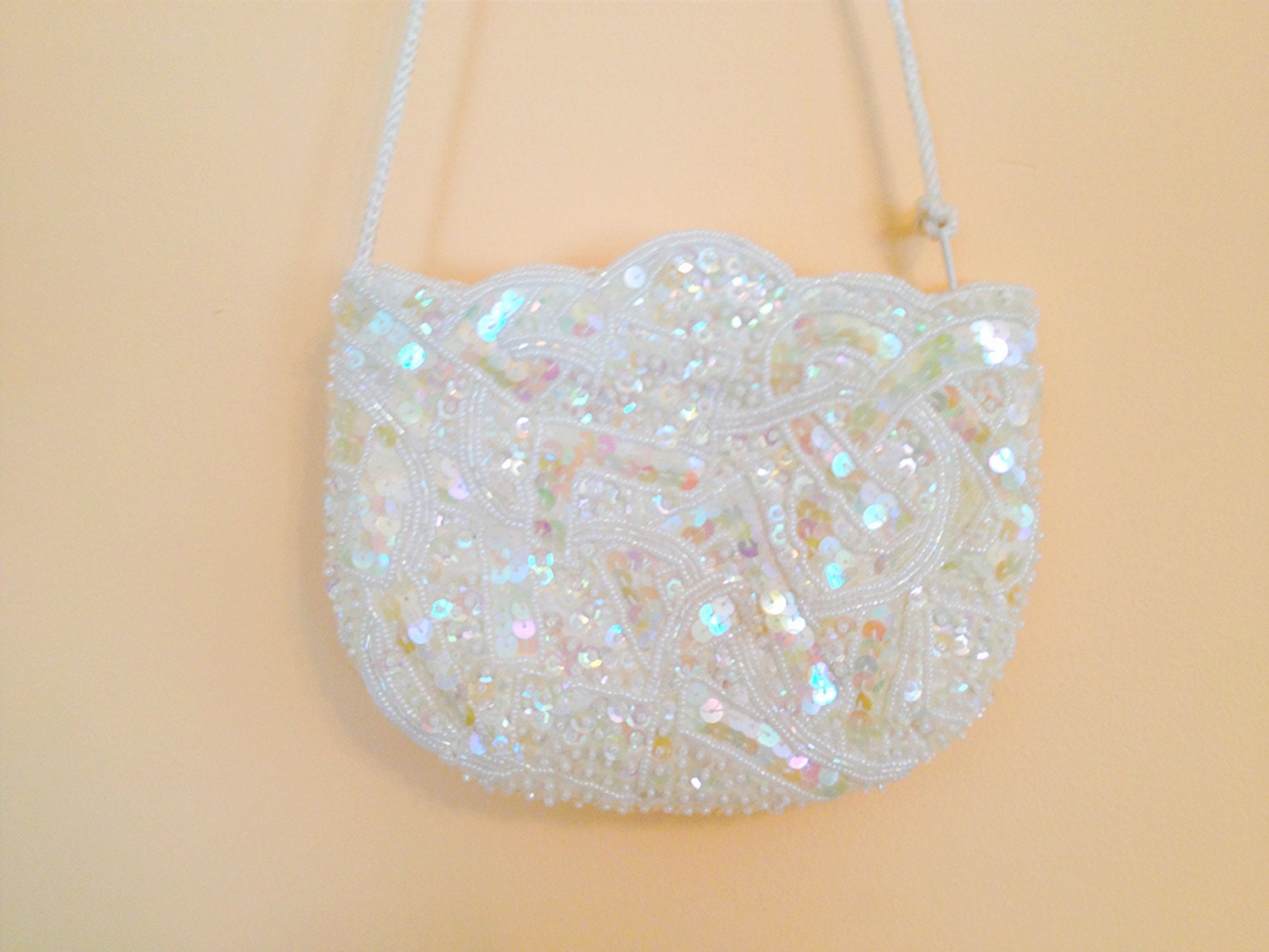 Vintage White Beaded Purse. Small Cross Body Purse. Wedding. Sequins. Formal. Evening Accessory. Vintage Beaded Purse. 1980s.