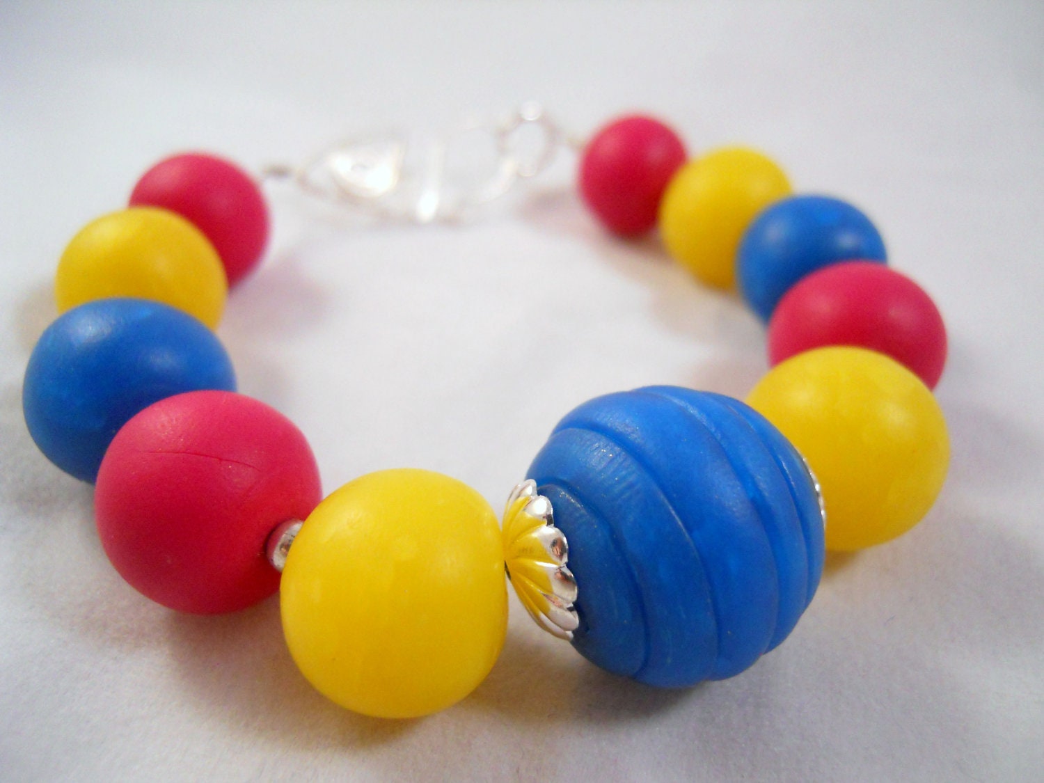 Polymer clay beaded bracelet. Neon summer. Colorful. Yellow, pink, blue. Free US shipping.
