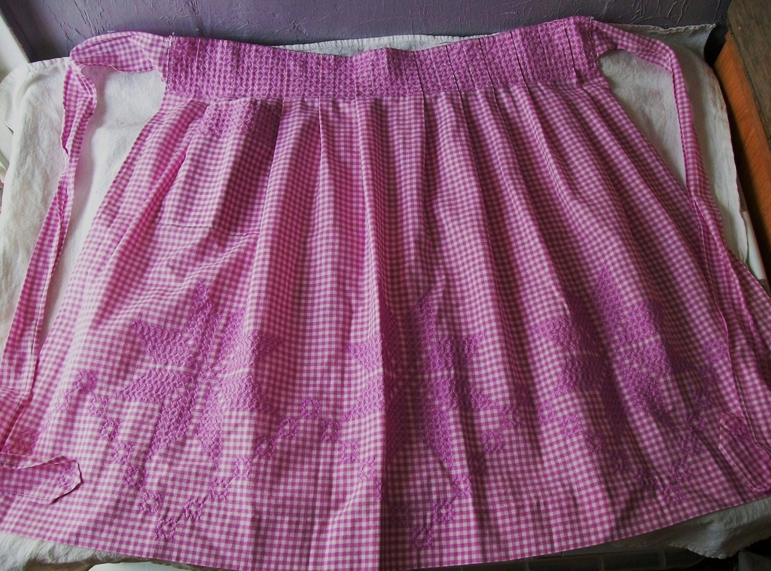 Vintage Apron, Purple and White, Gingham Apron, Embroidery