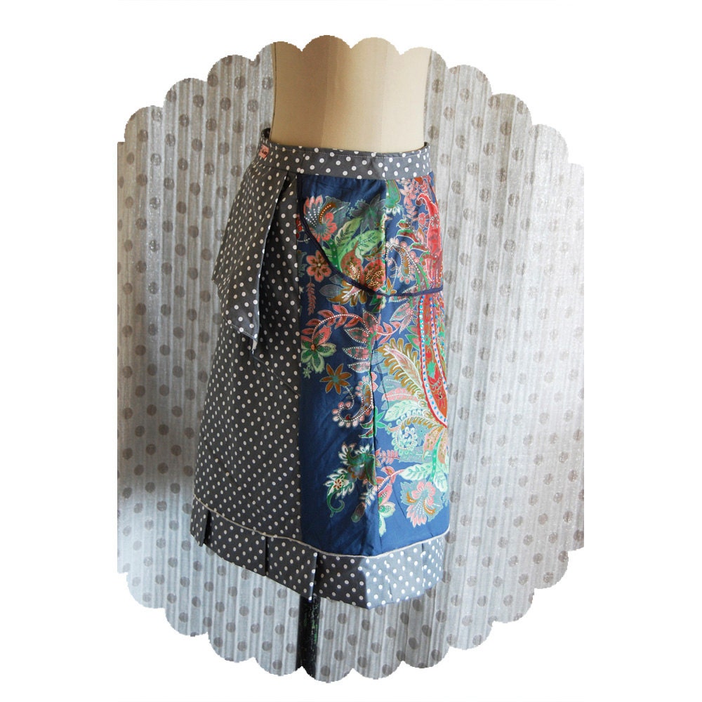 Size M, Jupocryte, blue and grey skirt