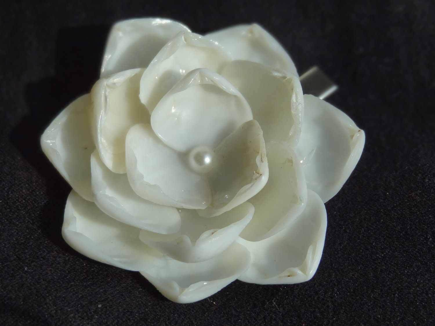 Deluxe White and Pearl Shellblossom CLIP