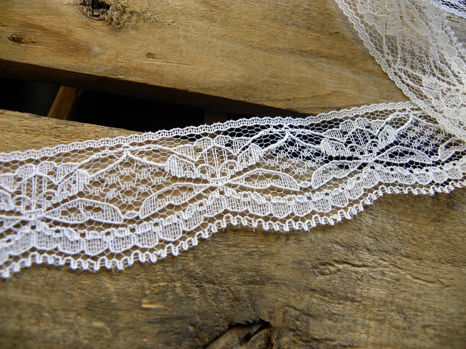 2 Yards Vintage Lace Trim