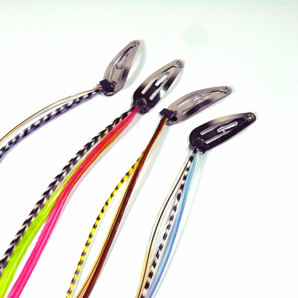 Turn your feather extension into a hair clip