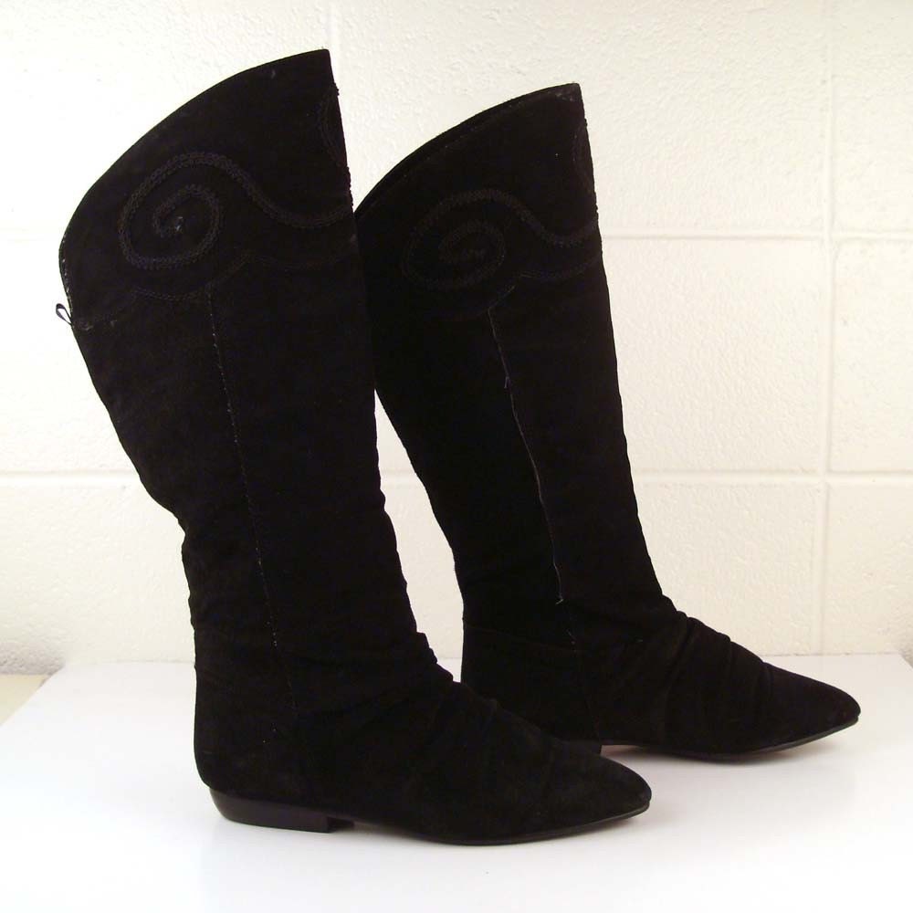 short flat black suede boots