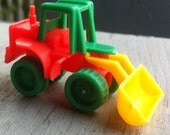 1978-1982 Plastic Construction  Equipment Toy EARTH MOVER