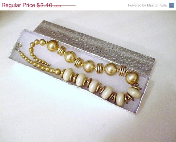 CIJ-JULY 4TH Sale Textured Silver Foil Large Size Necklace-Jewelry Gift Box-With Cotton-3 Count
