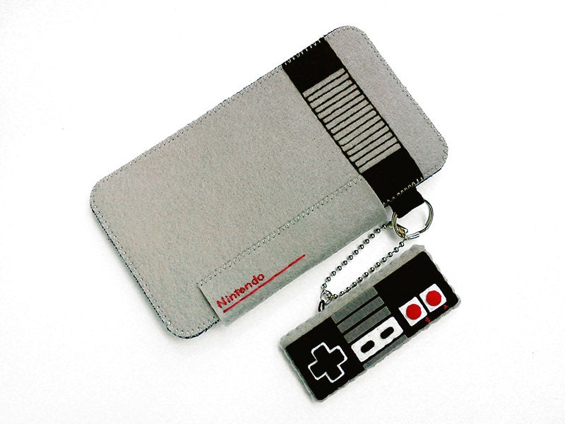 iPhone / iPod Touch: NES Felt Case