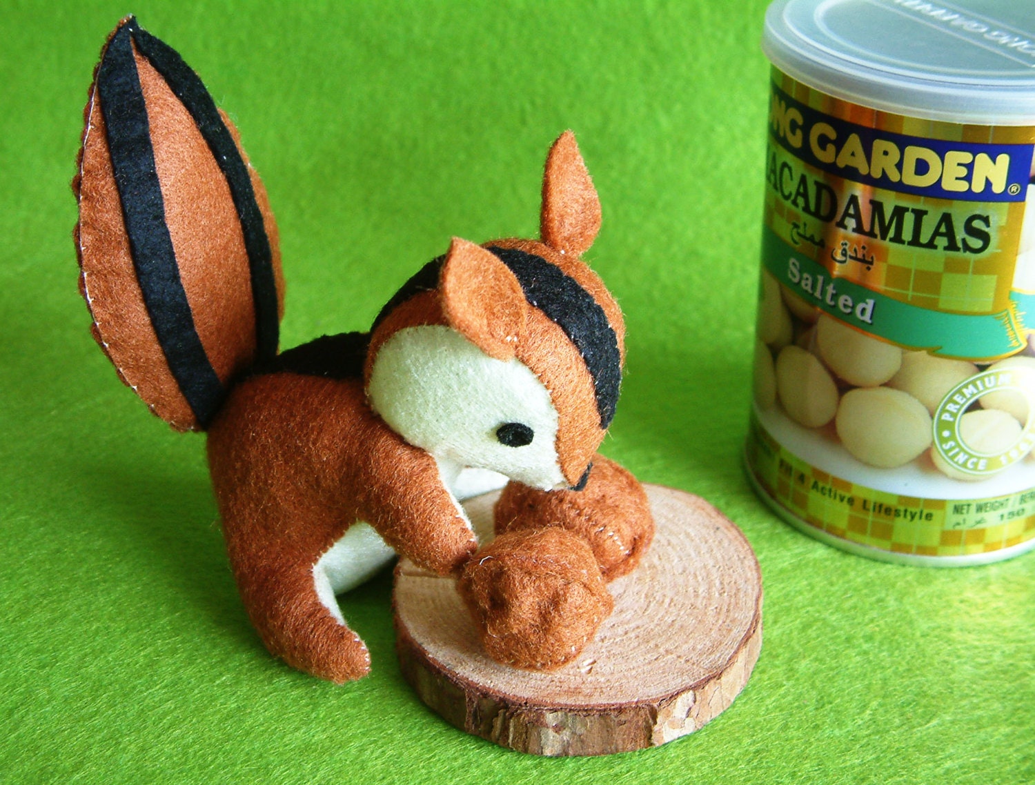 Felt toys DIY -Squirrel love nuts-PDF pattern and instructions-via Email- T23