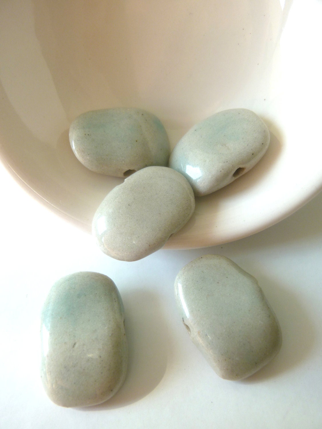 Beige Ceramic Oval Beads (x5) - BeautifulMoon