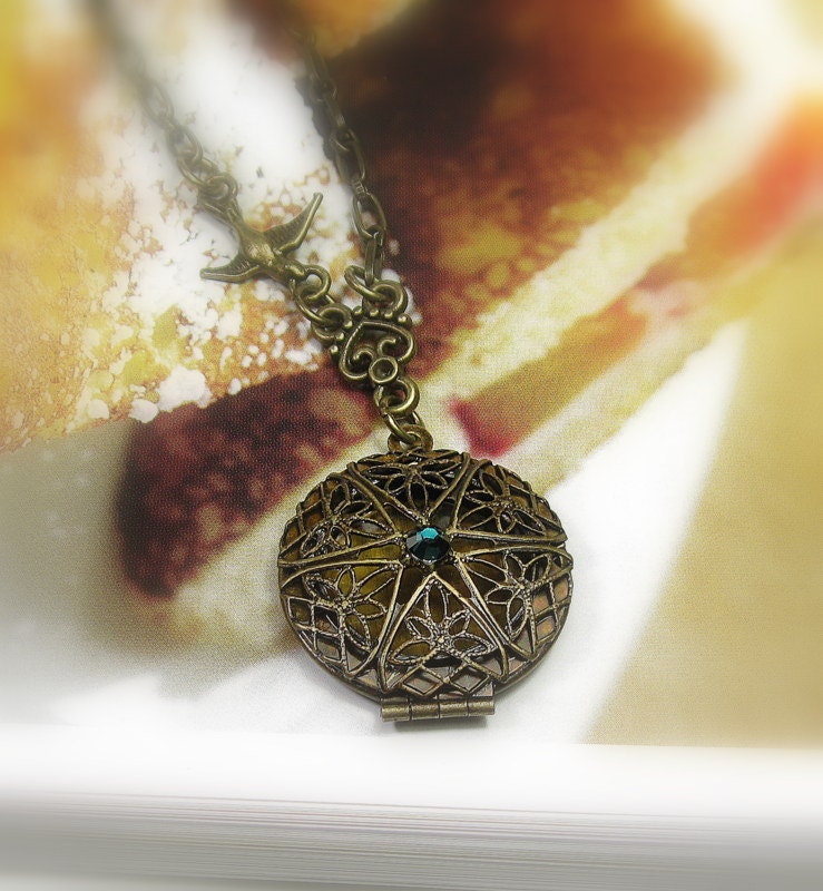 Victorian Style Locket Necklace, Pendant Necklace, Teal, Edwardian Style, Womens Accessories, Filigree Locket, Romantic Gifts, Antique Look