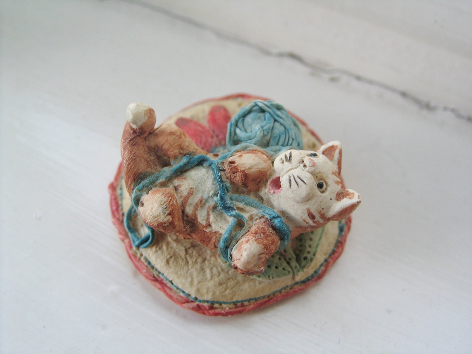 Peter Fagan Colour Box Cat "Comfy Cat" collectable figurine