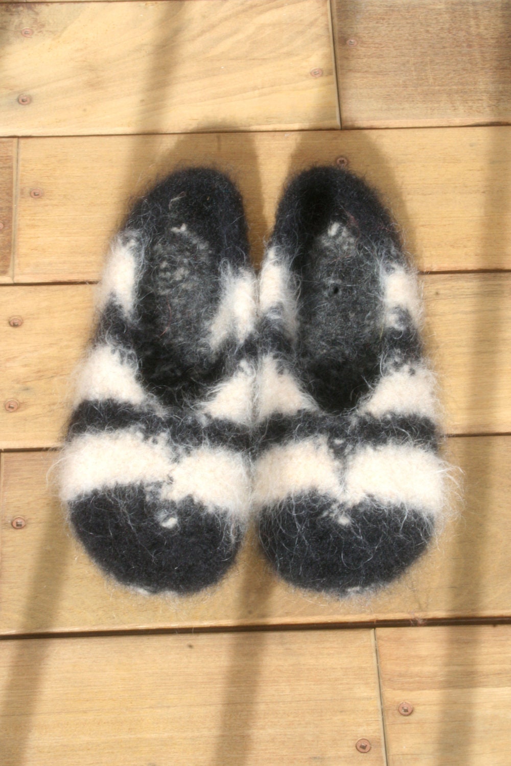 Ready to ship... Wool Felted Stull slippers ... Striped cream and black ... size Women 7.5