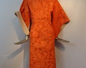 Hawaiian Pake Muu Bat Sleeve Dress