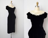1950s wiggle dress / vintage 50s dress / bombshell 50s dress / black velvet dress
