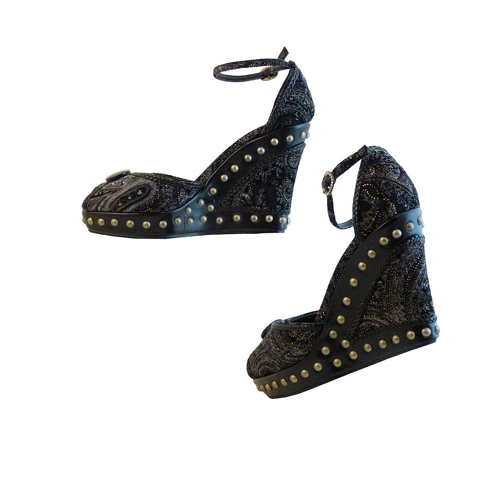 Wedge Peep Toe Platforms w Antique Brass Studs // Black Gray Gold Damask Fabric // Colin Stuart Sexy Edgy // Size 5B US // Vegan