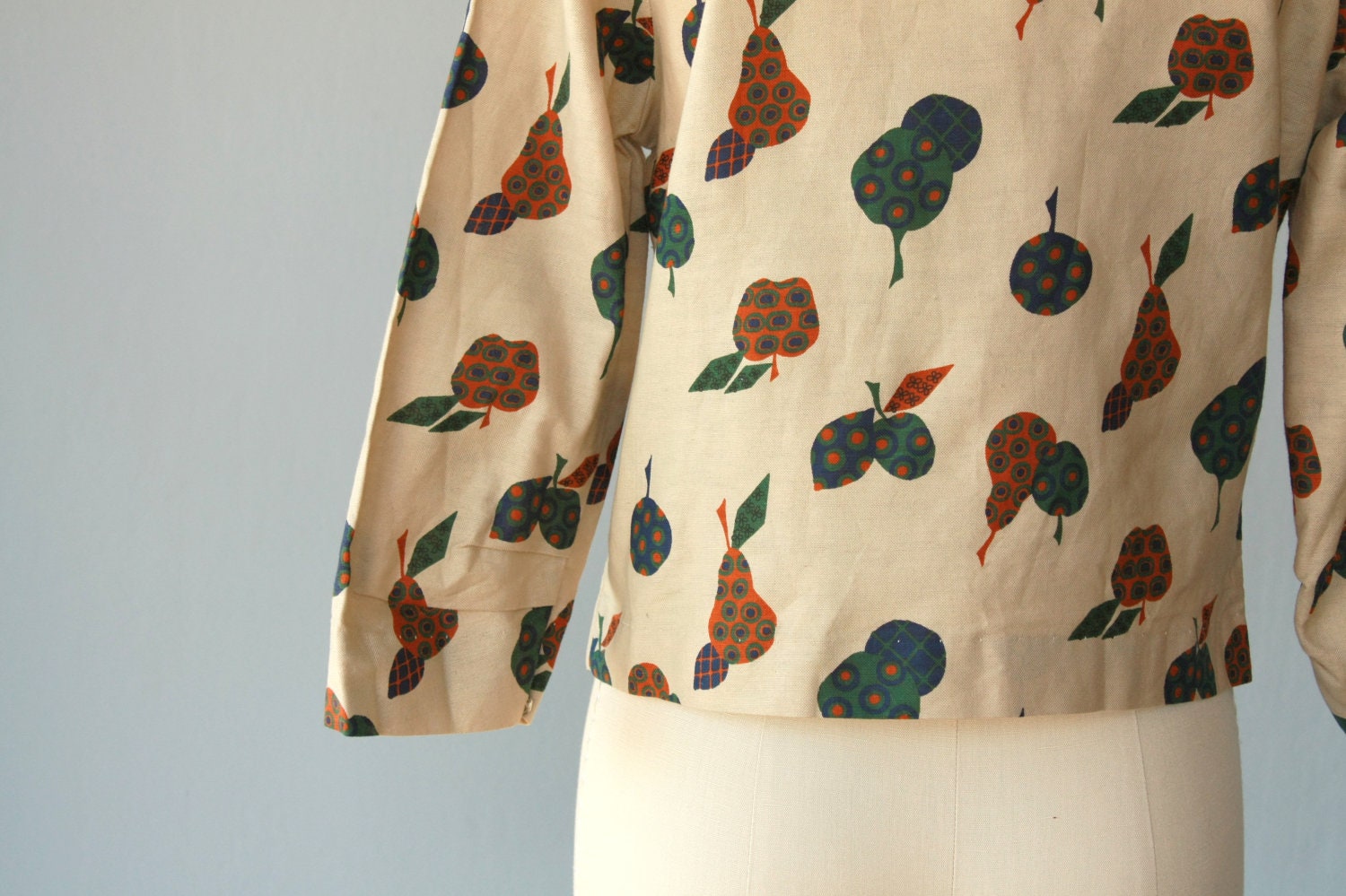 1960s jacket / linen jacket / 60s cropped jacket / pear print jacket / novelty print - size small