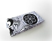 CLEARANCE-- Reusable Sandwich Bag -- Black & White (SNACK SIZE)
