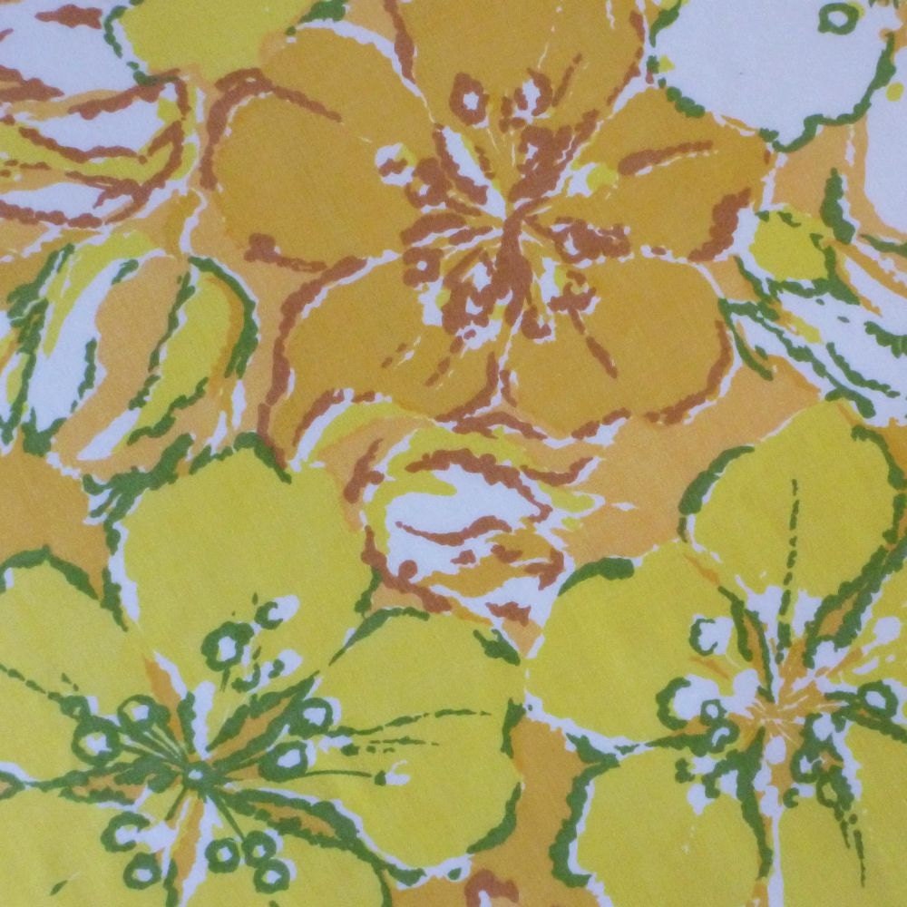 vintage sheet fabric fat quarter (big blossoms in butternut and gold)