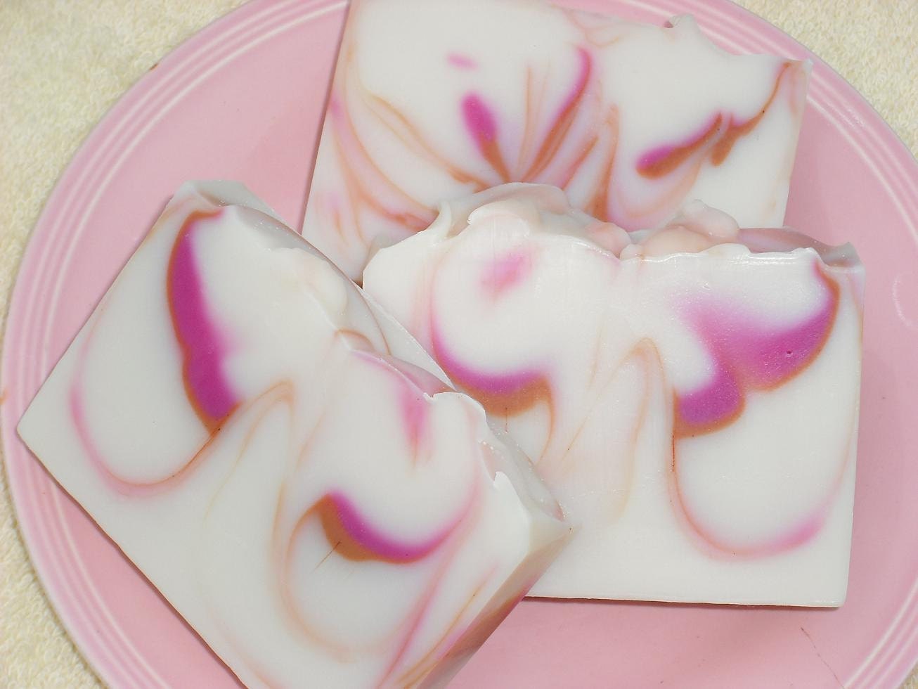 Honeysuckle Soap / Spring Floral Scent / Cold Process Handmade Soap