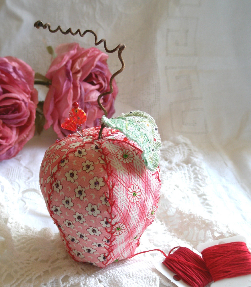 Pincushion Granny's Red Delicious Apple Made-to-Order
