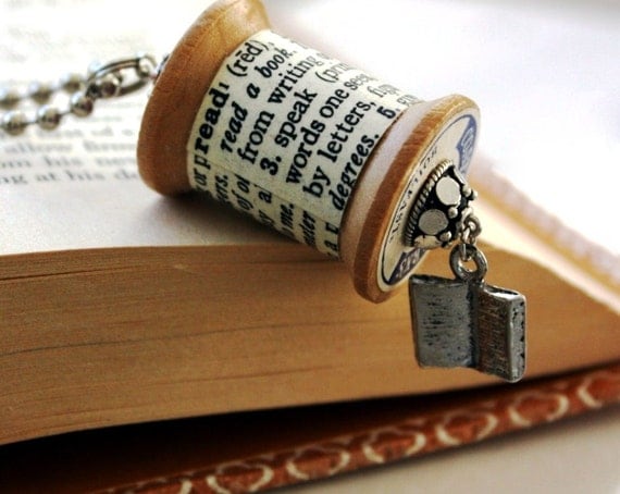 Read / Wooden Spool Dictionary Definition Necklace : Bookworm Likes to Read MADE TO  ORDER