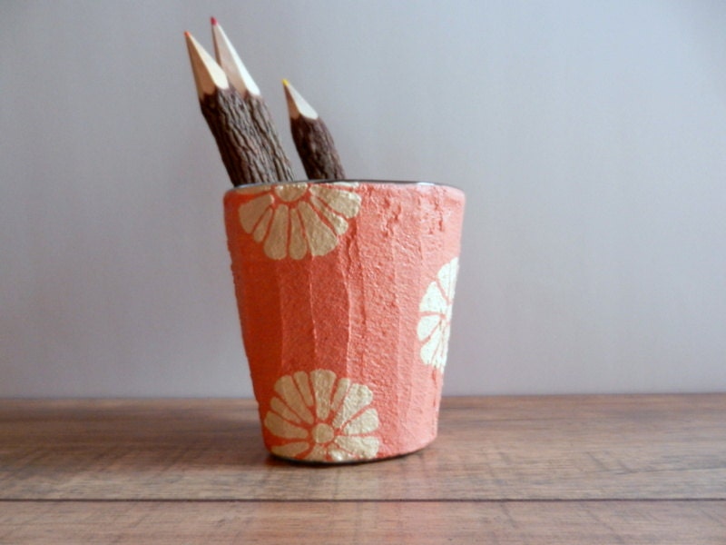 Pencil holder / Peaches, Cream, and Flowers / pen cup