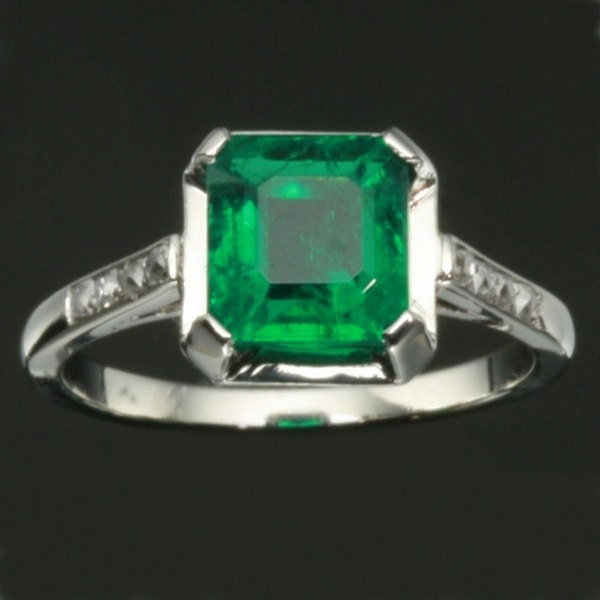Art Deco emerald engagement ring diamond platinum
