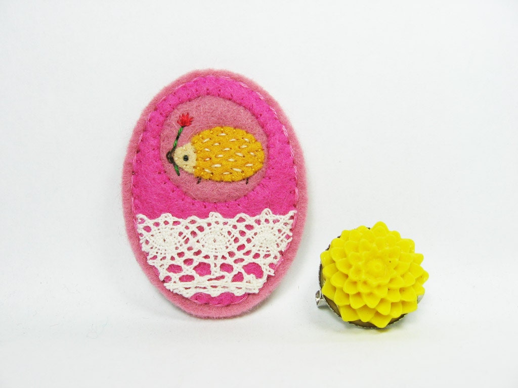 Lace mirage felt brooches