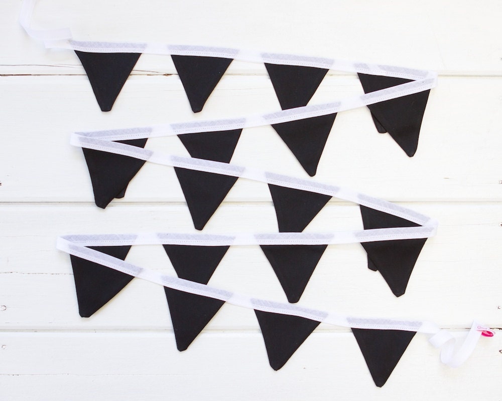 Mini Good WIll Bunting Black