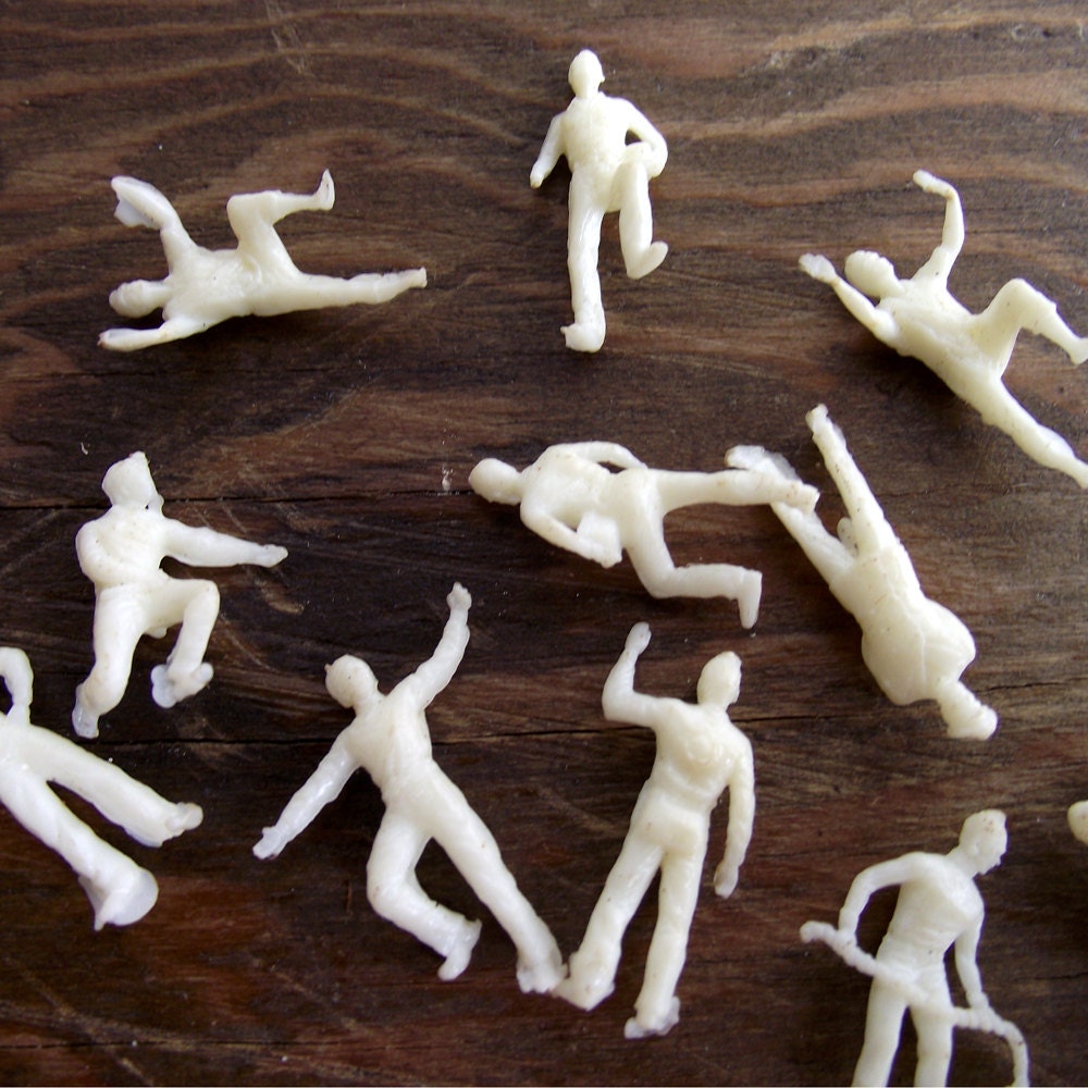 Vintage Unpainted Railroad Figures HO size