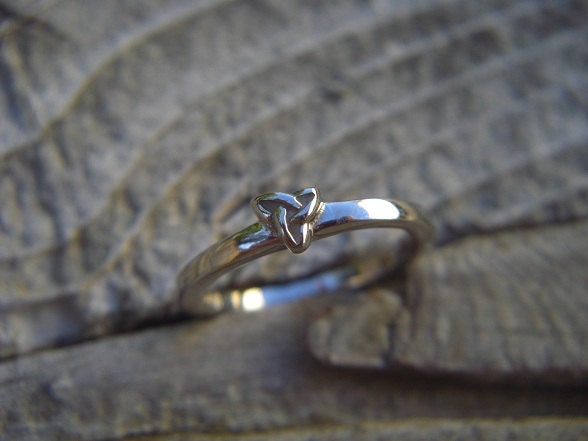 Small Celtic ring in sterling silver